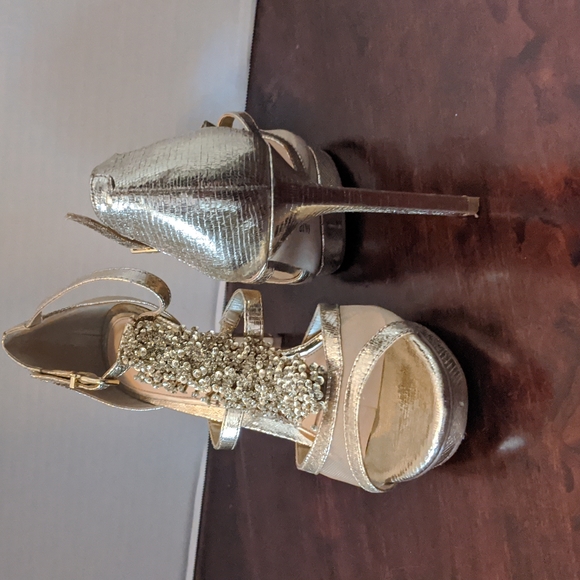 Gianni Bini gold sparkly heels - Picture 3 of 6